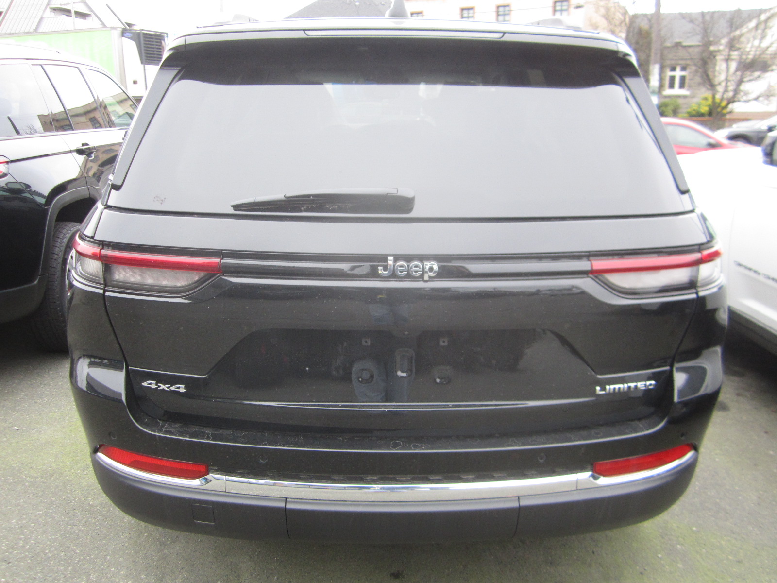 2023 Jeep Grand Cherokee in Victoria, British Columbia, 68,620
